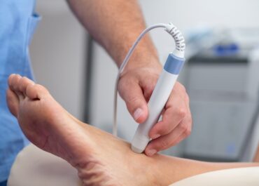 Laseroterapia – kiedy bywa stosowana i jak wygląda cykl zabiegów?